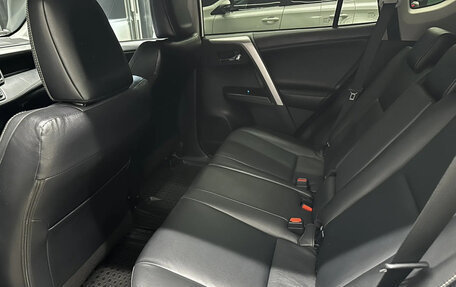 Toyota RAV4, 2018 год, 2 200 000 рублей, 17 фотография