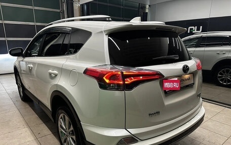 Toyota RAV4, 2018 год, 2 200 000 рублей, 4 фотография