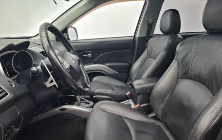 Mitsubishi Outlander III рестайлинг 3, 2008 год, 900 000 рублей, 10 фотография