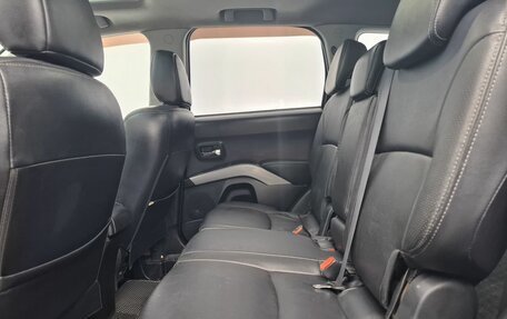 Mitsubishi Outlander III рестайлинг 3, 2008 год, 900 000 рублей, 11 фотография