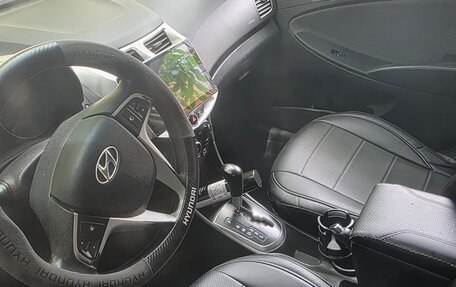 Hyundai Solaris II рестайлинг, 2012 год, 750 000 рублей, 1 фотография