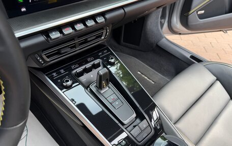 Porsche 911, 2024 год, 27 900 000 рублей, 10 фотография