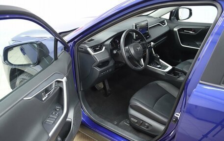 Toyota RAV4, 2021 год, 3 090 000 рублей, 9 фотография