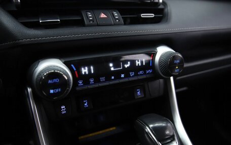 Toyota RAV4, 2021 год, 3 090 000 рублей, 14 фотография