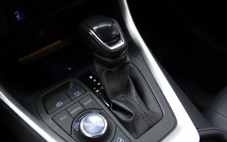 Toyota RAV4, 2021 год, 3 090 000 рублей, 15 фотография