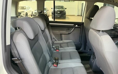 Volkswagen Touran III, 2011 год, 1 099 900 рублей, 13 фотография
