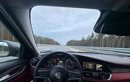 Alfa Romeo Giulia II, 2019 год, 3 000 000 рублей, 14 фотография