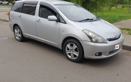 Toyota Wish II, 2003 год, 650 000 рублей, 2 фотография