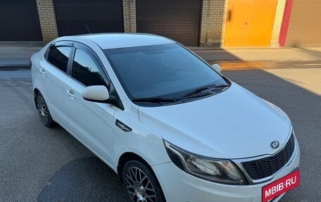 KIA Rio III рестайлинг, 2013 год, 700 000 рублей, 2 фотография