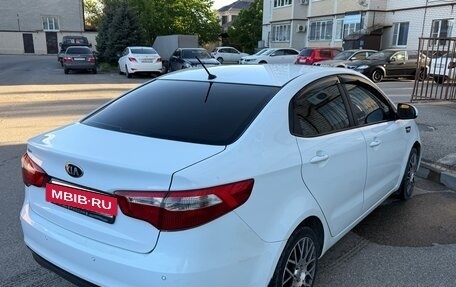 KIA Rio III рестайлинг, 2013 год, 700 000 рублей, 4 фотография