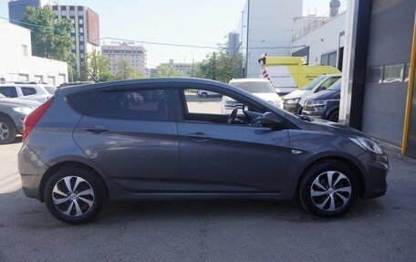 Hyundai Solaris II рестайлинг, 2011 год, 593 000 рублей, 4 фотография