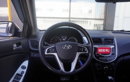 Hyundai Solaris II рестайлинг, 2011 год, 593 000 рублей, 12 фотография