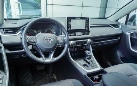 Toyota RAV4, 2020 год, 4 620 000 рублей, 10 фотография