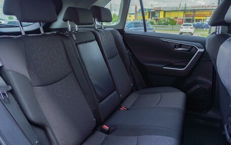 Toyota RAV4, 2020 год, 4 620 000 рублей, 11 фотография