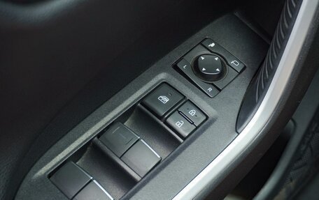 Toyota RAV4, 2020 год, 4 620 000 рублей, 19 фотография