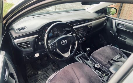 Toyota Corolla, 2013 год, 850 000 рублей, 5 фотография
