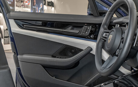 Porsche Panamera, 2023 год, 14 990 000 рублей, 15 фотография