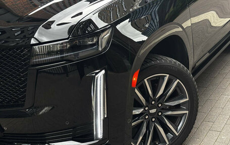 Cadillac Escalade V, 2022 год, 10 300 000 рублей, 2 фотография