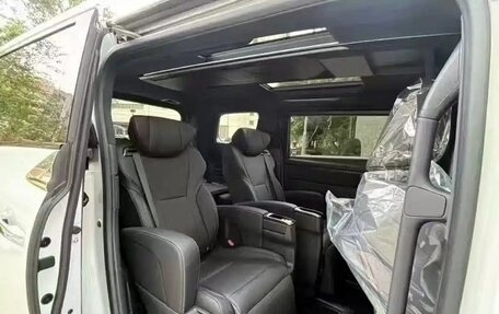 Toyota Alphard, 2026 год, 10 100 000 рублей, 6 фотография