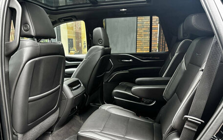 Cadillac Escalade V, 2022 год, 10 300 000 рублей, 18 фотография