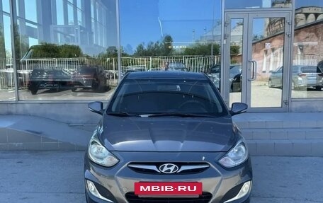 Hyundai Solaris II рестайлинг, 2011 год, 800 000 рублей, 2 фотография