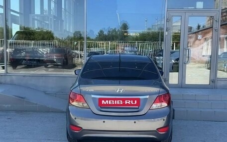 Hyundai Solaris II рестайлинг, 2011 год, 800 000 рублей, 6 фотография