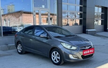 Hyundai Solaris II рестайлинг, 2011 год, 800 000 рублей, 3 фотография