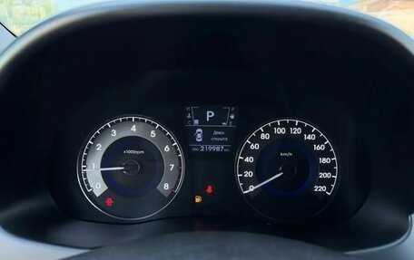 Hyundai Solaris II рестайлинг, 2011 год, 800 000 рублей, 12 фотография