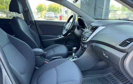 Hyundai Solaris II рестайлинг, 2011 год, 800 000 рублей, 17 фотография