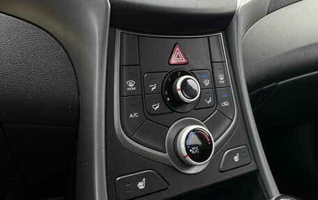 Hyundai Elantra V, 2014 год, 1 000 000 рублей, 15 фотография