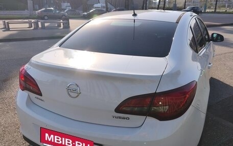 Opel Astra J, 2014 год, 945 000 рублей, 2 фотография