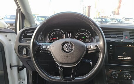 Volkswagen Golf VII, 2020 год, 1 850 000 рублей, 25 фотография