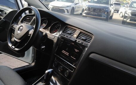 Volkswagen Golf VII, 2020 год, 1 850 000 рублей, 19 фотография
