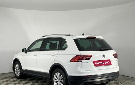 Volkswagen Tiguan II, 2018 год, 2 250 000 рублей, 17 фотография