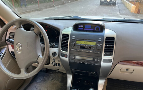 Toyota Land Cruiser Prado 120 рестайлинг, 2007 год, 2 950 000 рублей, 4 фотография