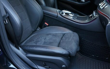 Mercedes-Benz E-Класс, 2018 год, 3 000 000 рублей, 18 фотография