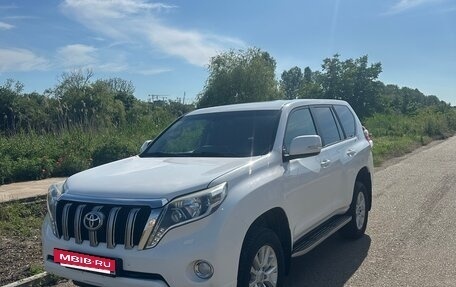 Toyota Land Cruiser Prado 150 рестайлинг 2, 2014 год, 3 300 000 рублей, 2 фотография