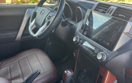 Toyota Land Cruiser Prado 150 рестайлинг 2, 2014 год, 3 300 000 рублей, 14 фотография