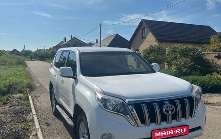 Toyota Land Cruiser Prado 150 рестайлинг 2, 2014 год, 3 300 000 рублей, 3 фотография