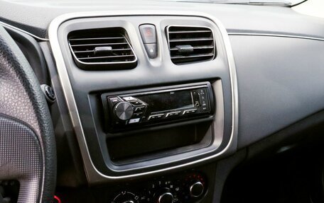 Renault Logan II, 2015 год, 556 000 рублей, 12 фотография