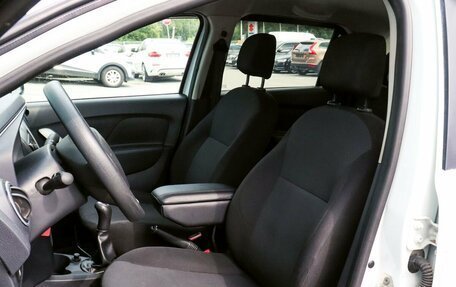Renault Logan II, 2015 год, 556 000 рублей, 14 фотография