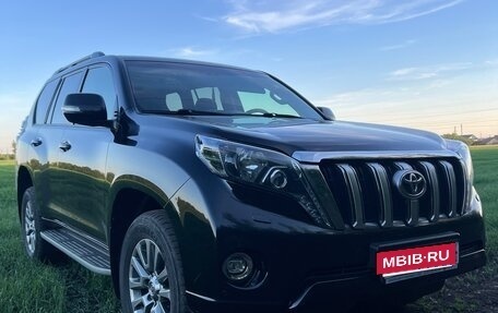 Toyota Land Cruiser Prado 150 рестайлинг 2, 2017 год, 4 290 000 рублей, 1 фотография