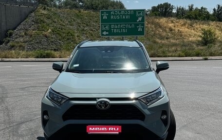 Toyota RAV4, 2021 год, 3 500 000 рублей, 9 фотография