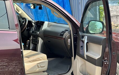Toyota Land Cruiser Prado 150 рестайлинг 2, 2010 год, 3 050 000 рублей, 13 фотография