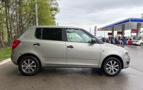 Skoda Fabia II, 2013 год, 450 000 рублей, 3 фотография