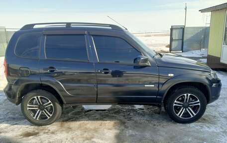 Chevrolet Niva I рестайлинг, 2015 год, 710 000 рублей, 2 фотография