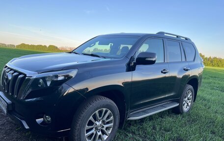 Toyota Land Cruiser Prado 150 рестайлинг 2, 2017 год, 4 290 000 рублей, 2 фотография