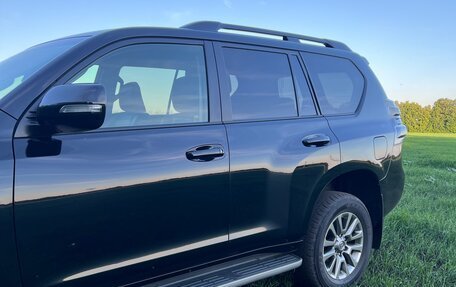 Toyota Land Cruiser Prado 150 рестайлинг 2, 2017 год, 4 290 000 рублей, 3 фотография