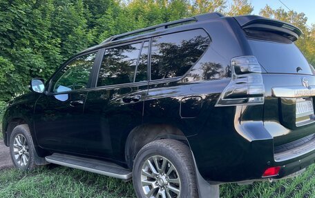 Toyota Land Cruiser Prado 150 рестайлинг 2, 2017 год, 4 290 000 рублей, 6 фотография