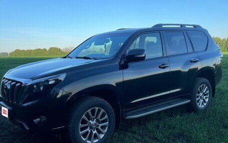 Toyota Land Cruiser Prado 150 рестайлинг 2, 2017 год, 4 290 000 рублей, 8 фотография